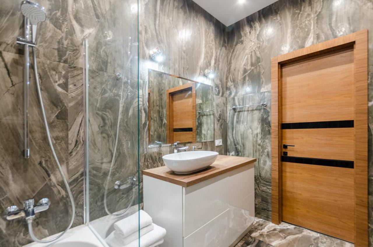 Petrovdom Apartaments 8-188 In Rc Central Park, 7 John Mccain Street Kiev Dış mekan fotoğraf